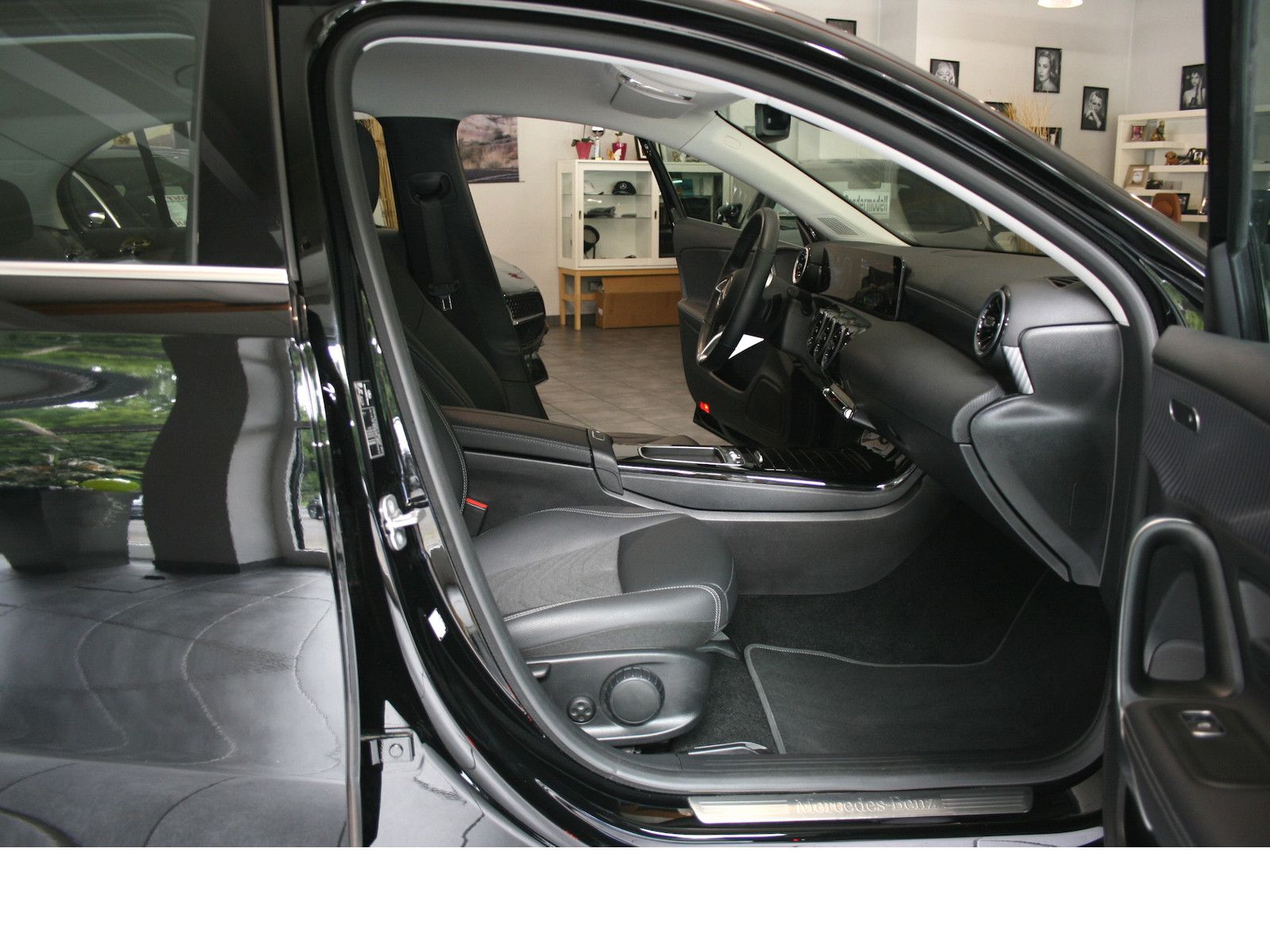 Fahrzeugabbildung Mercedes-Benz A 180 Progres. Line Advanced *Kamera+PTS*LED*
