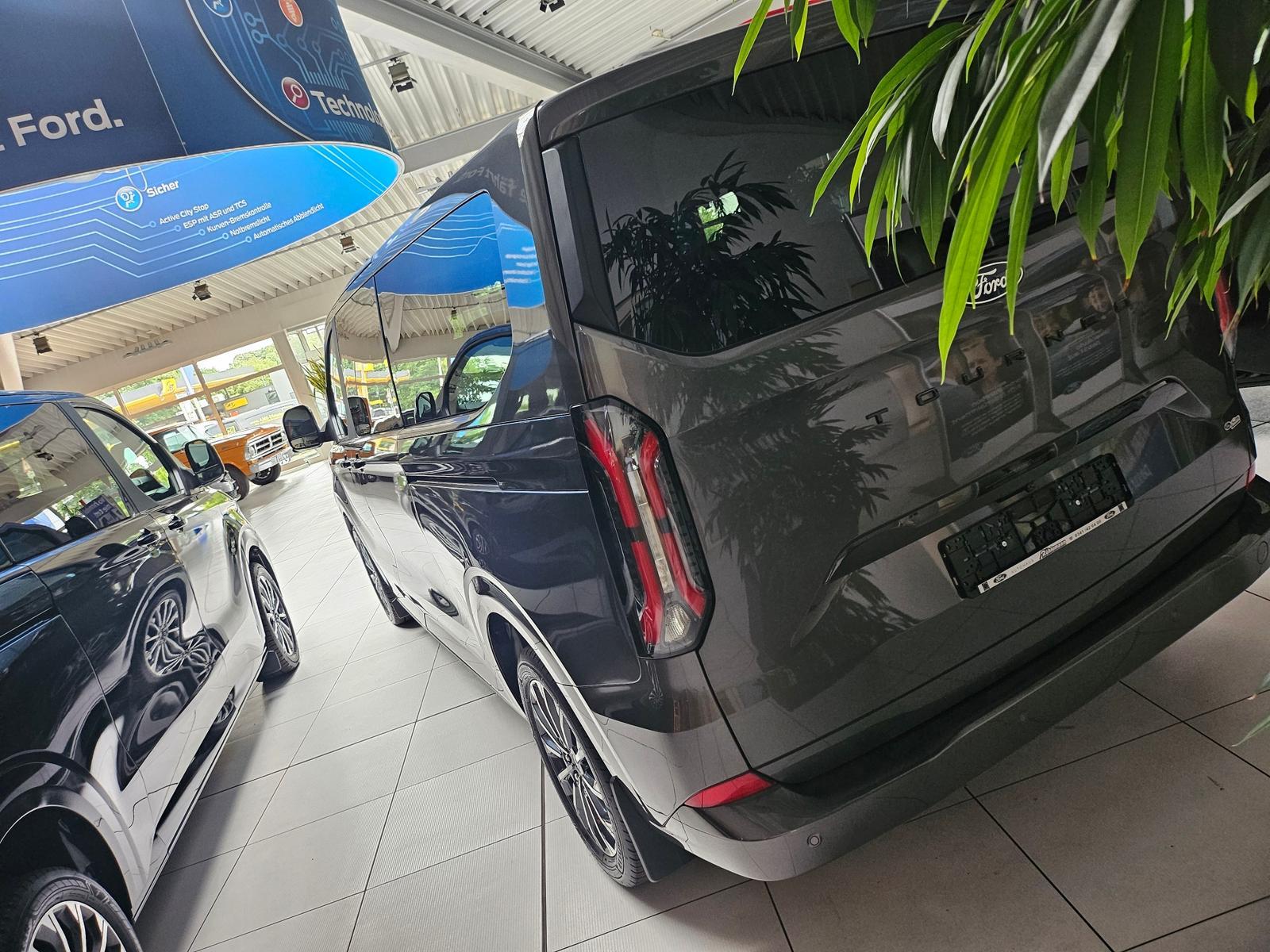 Ford Tourneo Custom L1 TiTANIUM X  VOLL LEDER AHK 360