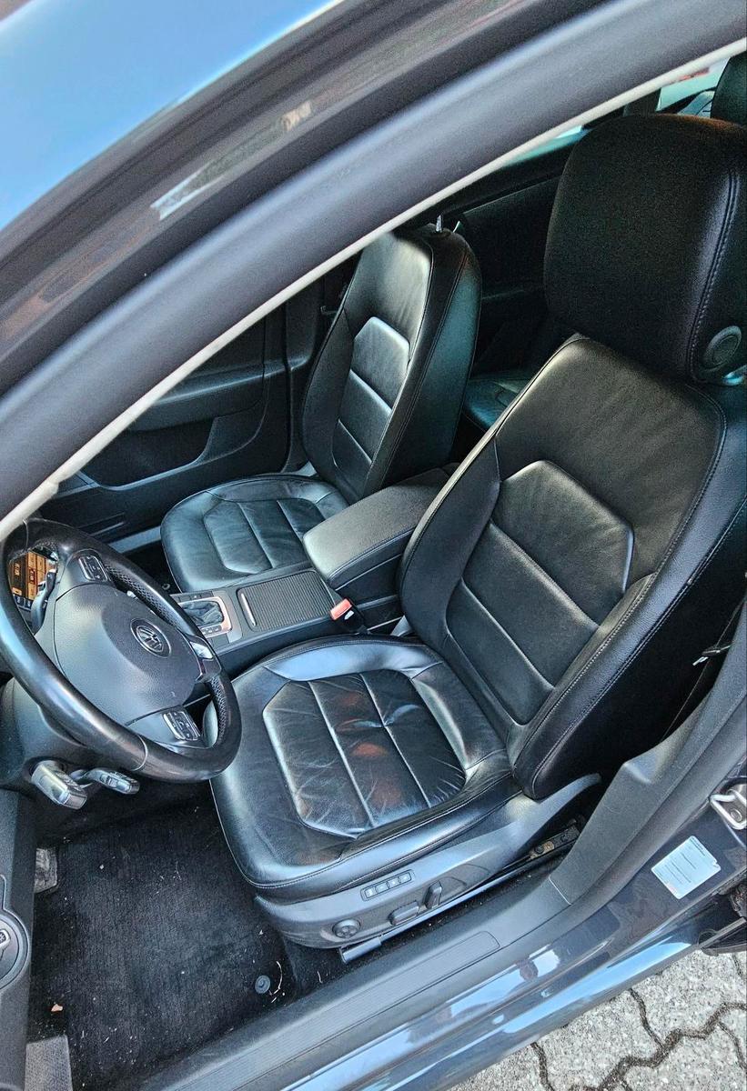 Volkswagen Passat 2012 — photo 12