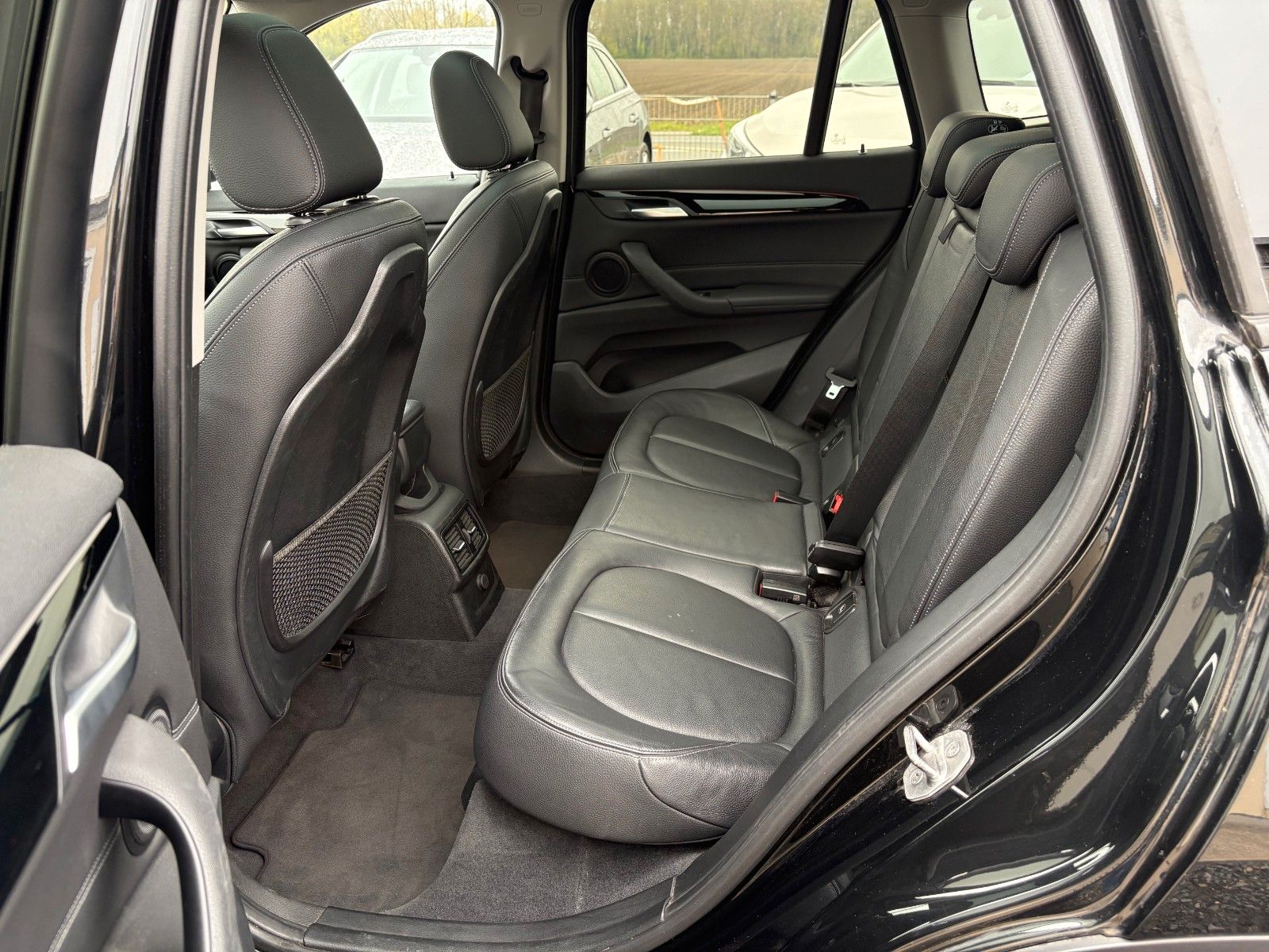 Fahrzeugabbildung BMW X1 xDrive20i Aut. SPORT LINE Navi Leder LED Pano