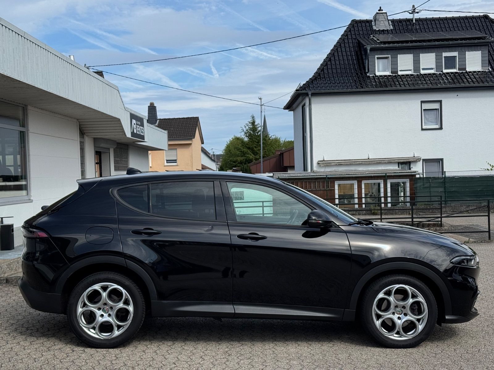 Fahrzeugabbildung Alfa Romeo Tonale Super/LED/PDC/CarPlay/Tempomat/ALU/1Hand
