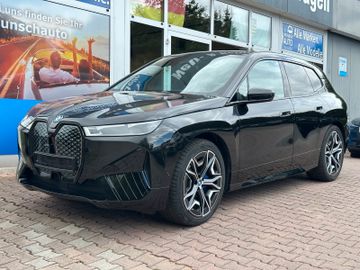 Fotografie BMW iX Baureihe iX 40 xDrive Sport