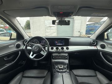 Mercedes E 220 - 11
