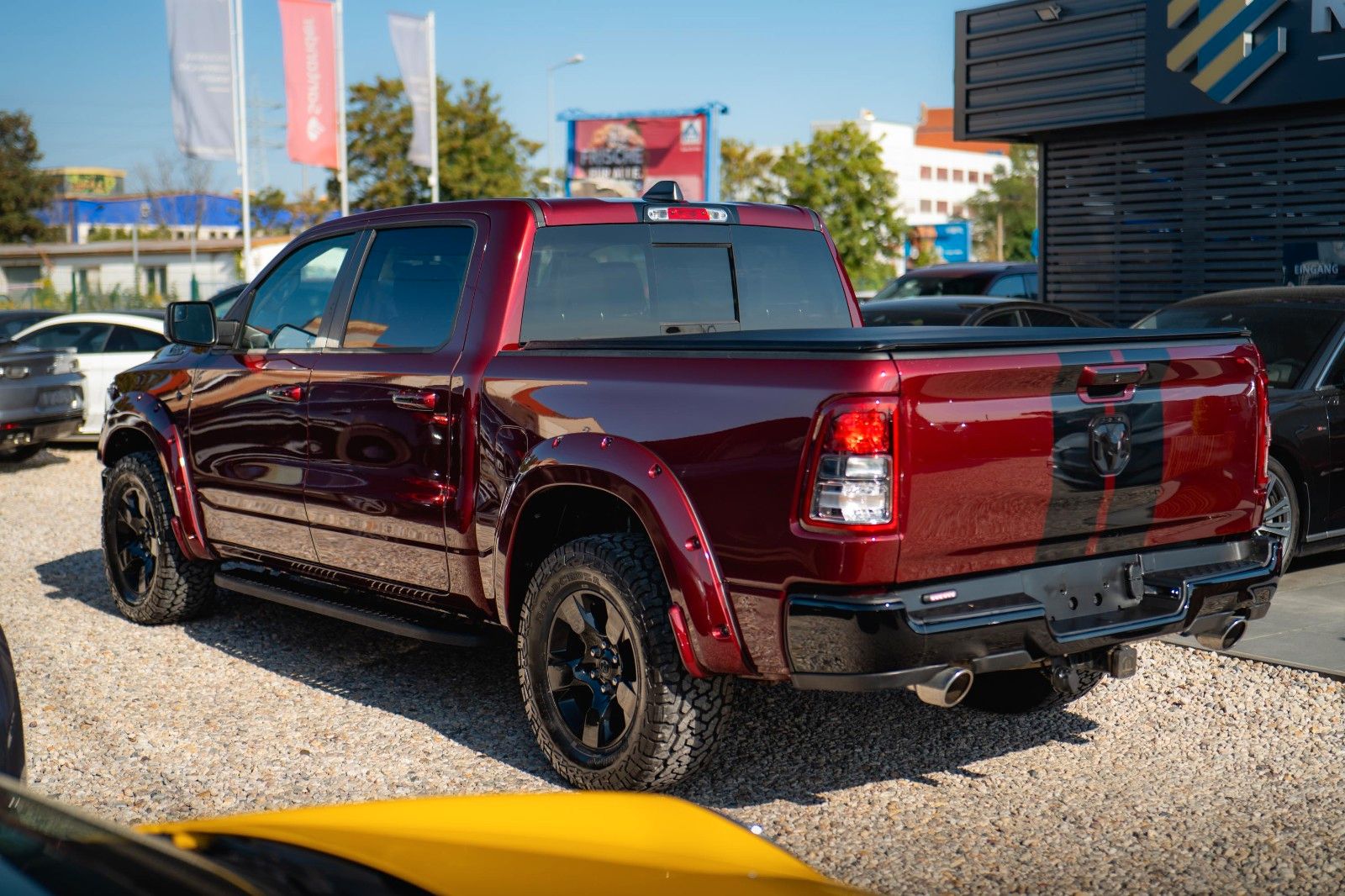 Fahrzeugabbildung Dodge RAM 5.7 V8 HEMI 4x4 OFFROAD Night Limited 19%