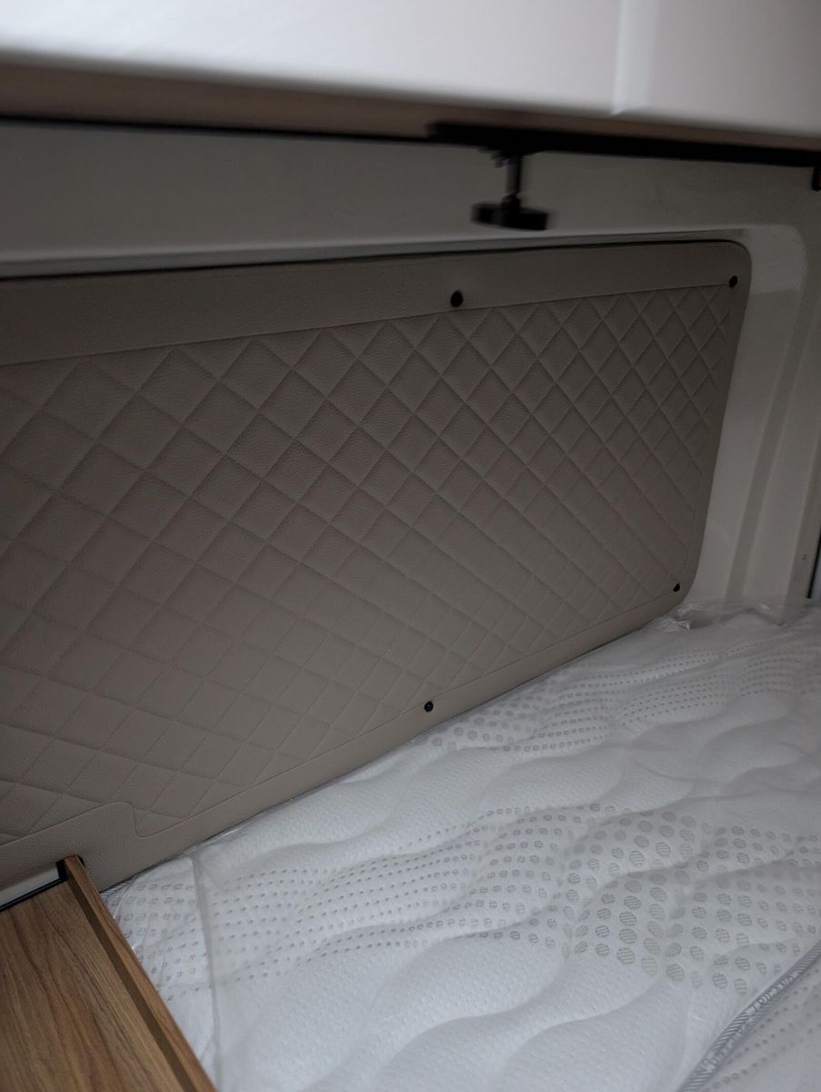 Fahrzeugabbildung Karmann Dexter 4x4 DE 560 AW 170 PS, AHK, RFK Tageszu.