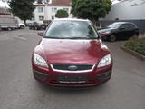 Ford Focus 1.6 Ghia - Ford Focus aus 2004: 1.6