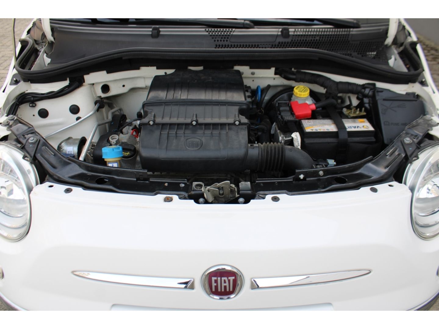 Fahrzeugabbildung Fiat 500 Lounge Klima Radio CD GJR PDC Pano Bluetooth