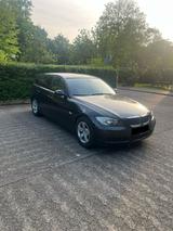 BMW 318 Touring - BMW 318 aus 2006: Kombi