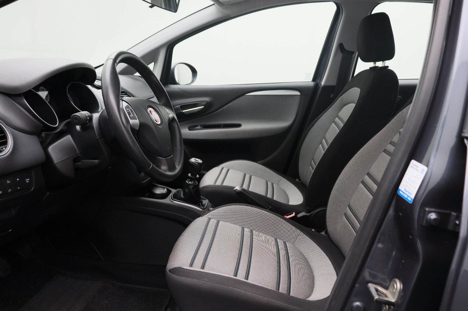 Fahrzeugabbildung Fiat Punto Evo 1.4 Dynamic