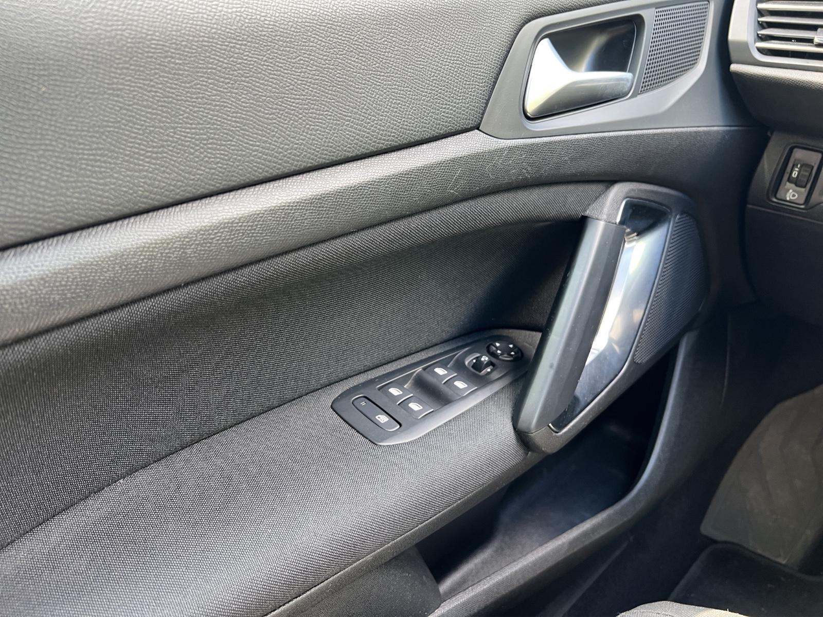 Peugeot 308 Style | Pano | Klimaauto. | PDC | 1. Hand