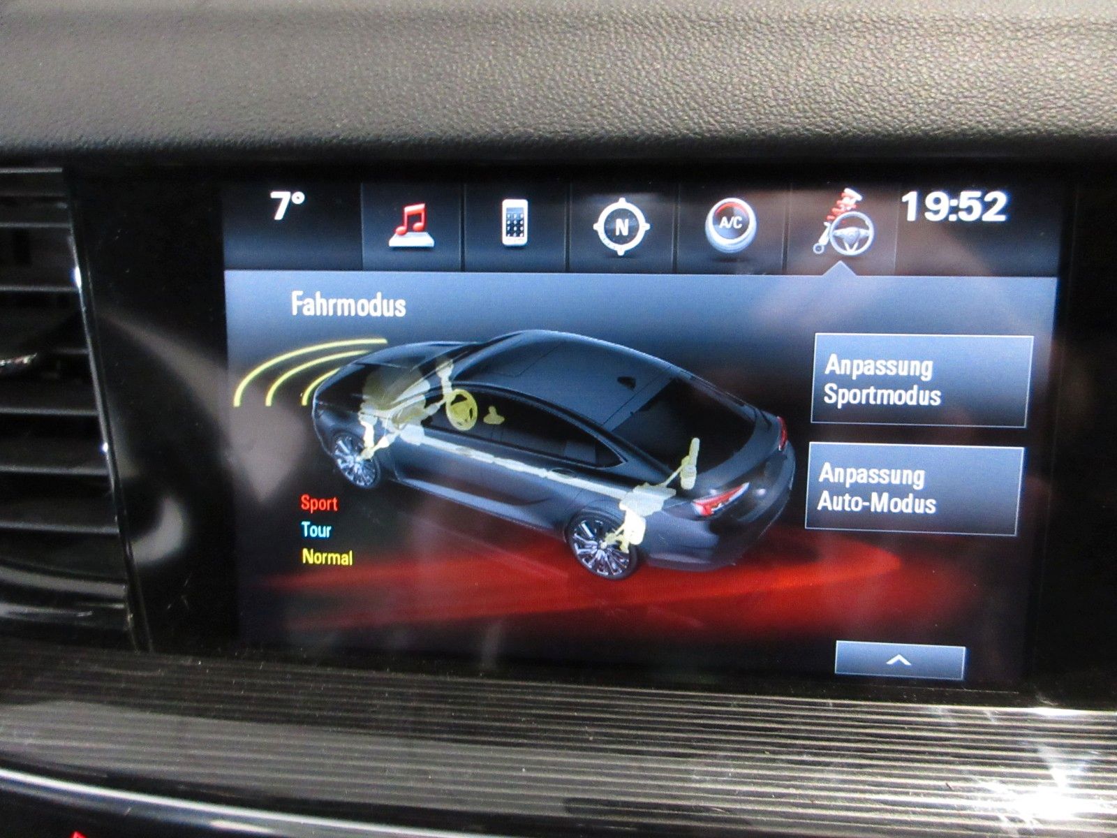 Fahrzeugabbildung Opel Insignia B ST Innovation 4x4 LEDER/4xSHZ/LHZ/AHK