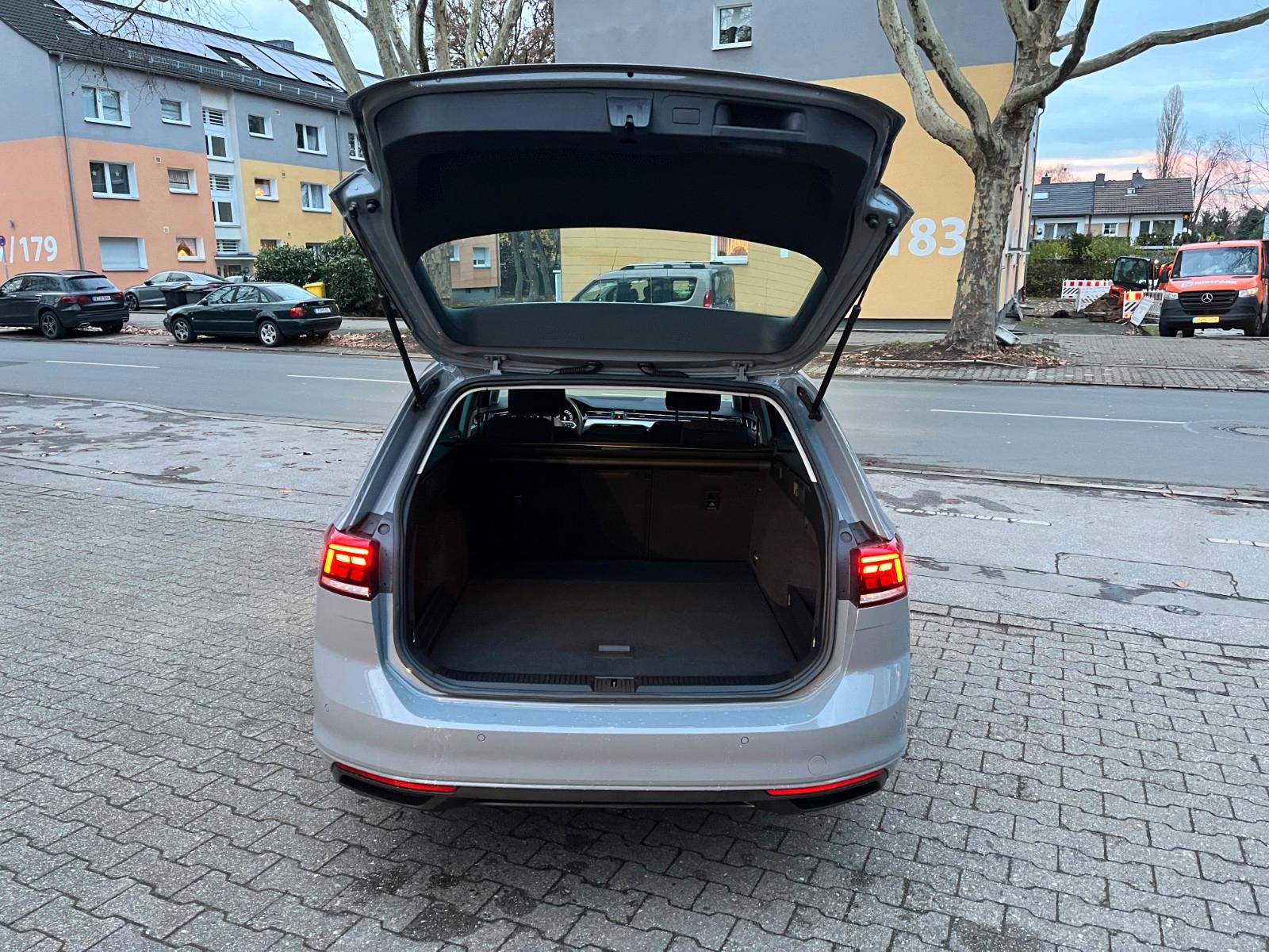 Volkswagen Passat Variant Business *SHZ*VRT*NAVI*TÜV NEU