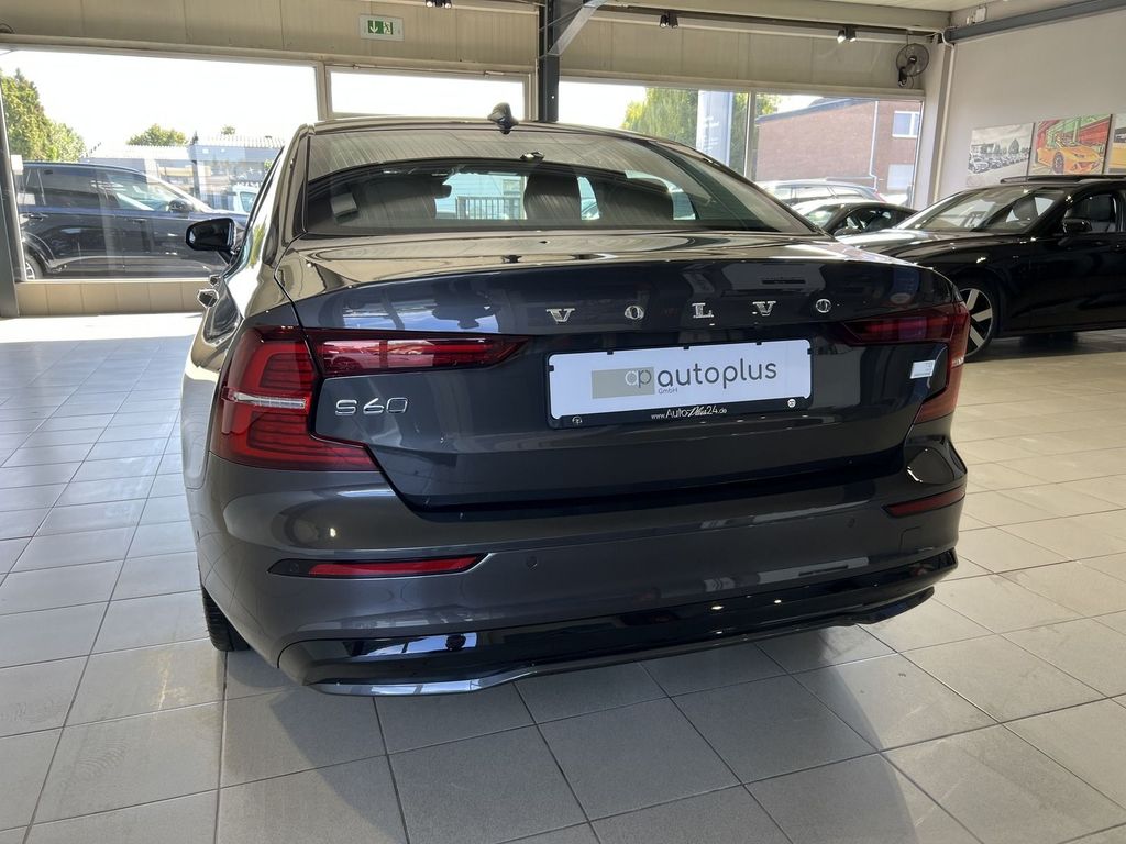 Volvo S60 T8 Ultimate Dark Recharge AWD Massage B&W