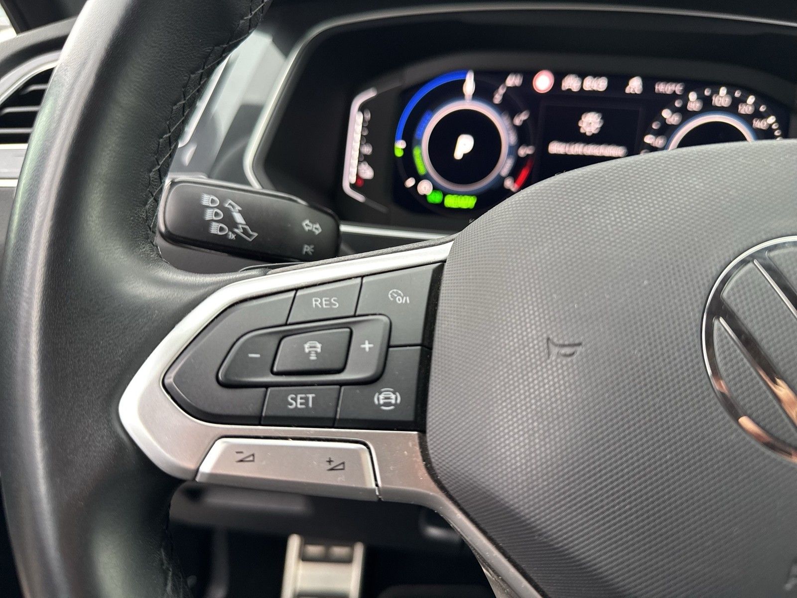 Fahrzeugabbildung Volkswagen Tiguan eHybrid Active DSG LED AHK Navi HUD AID A