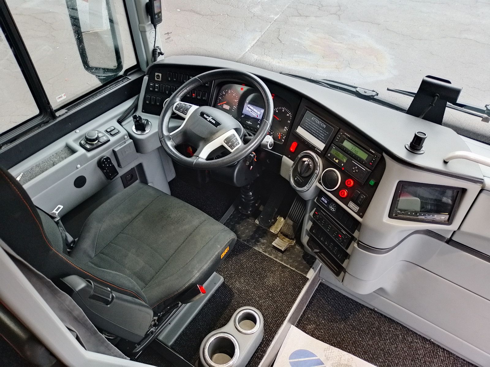 VANHOOL  2018 - Image 9 of 50