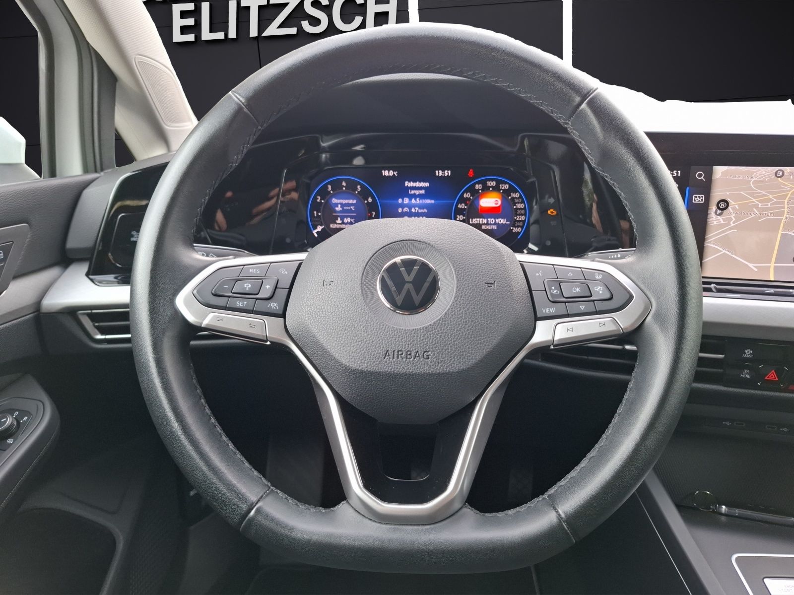 Fahrzeugabbildung Volkswagen Golf VIII TSI DSG MatrixLED Kamera ACC