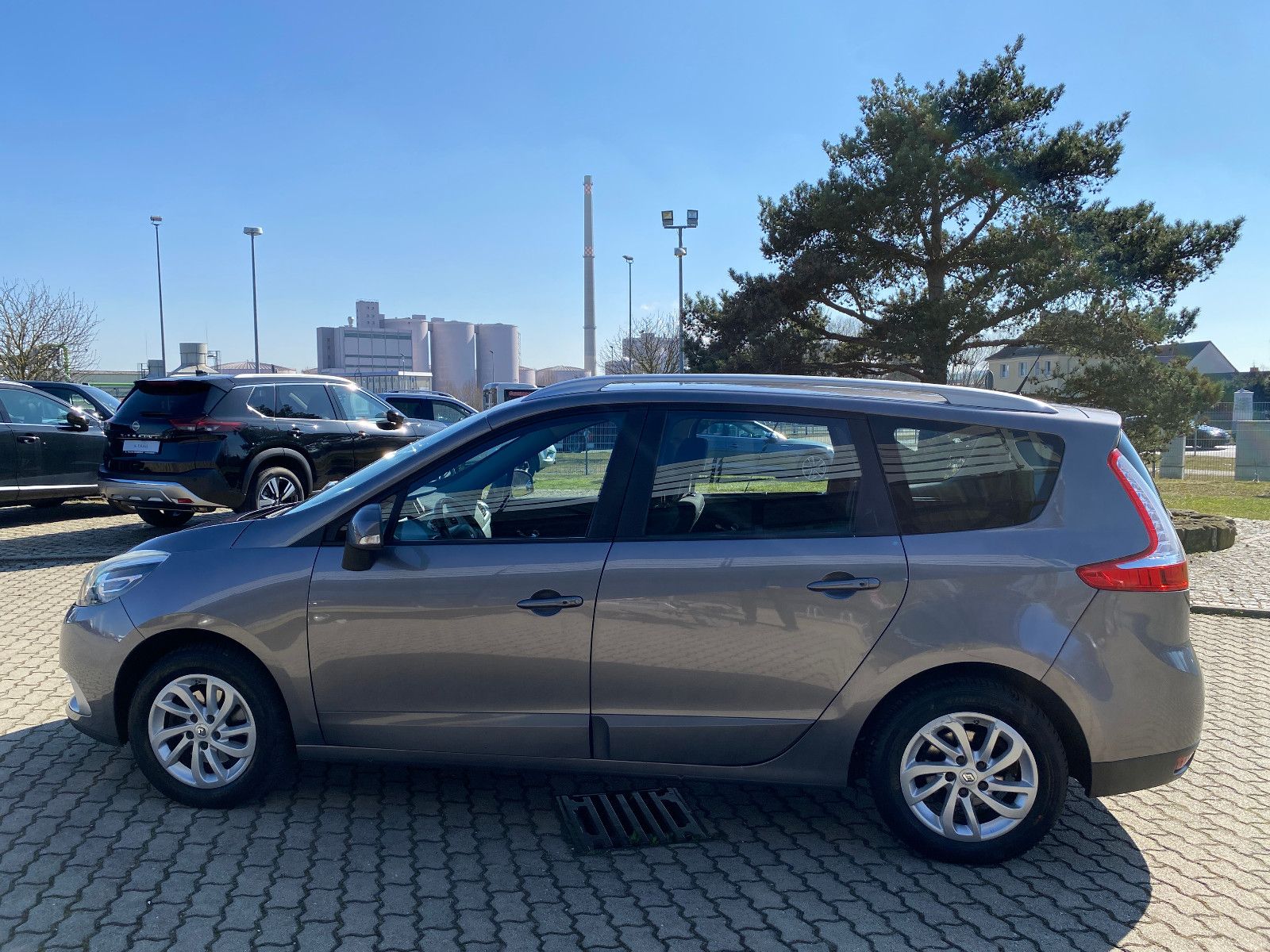 Fahrzeugabbildung Renault Scenic III Grand Paris