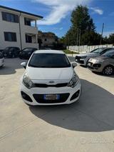 Kia Rio 1.4 90Cv- Anno 2012 -80.000 km - Kia Rio aus 2012 mit Diesel-Antrieb