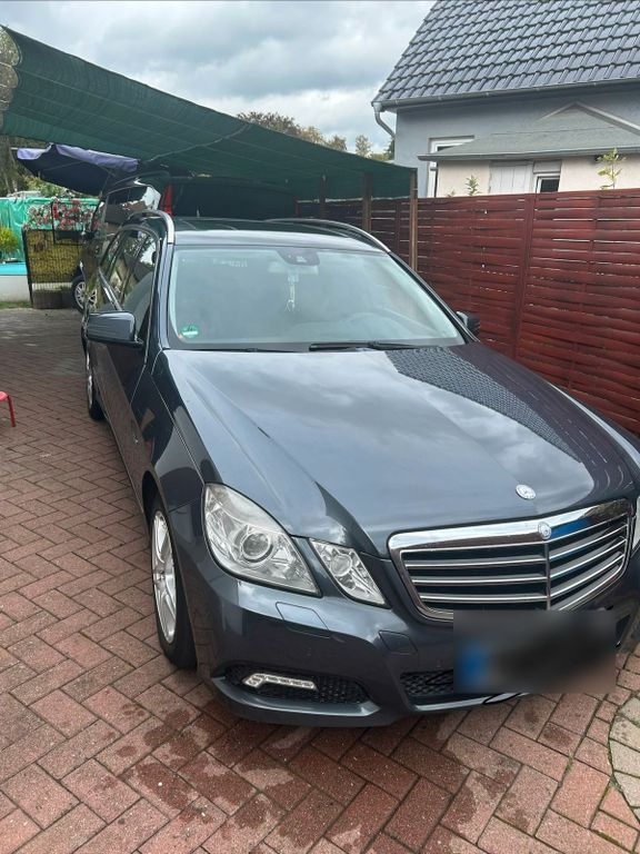 Image of Mercedes-Benz E 350