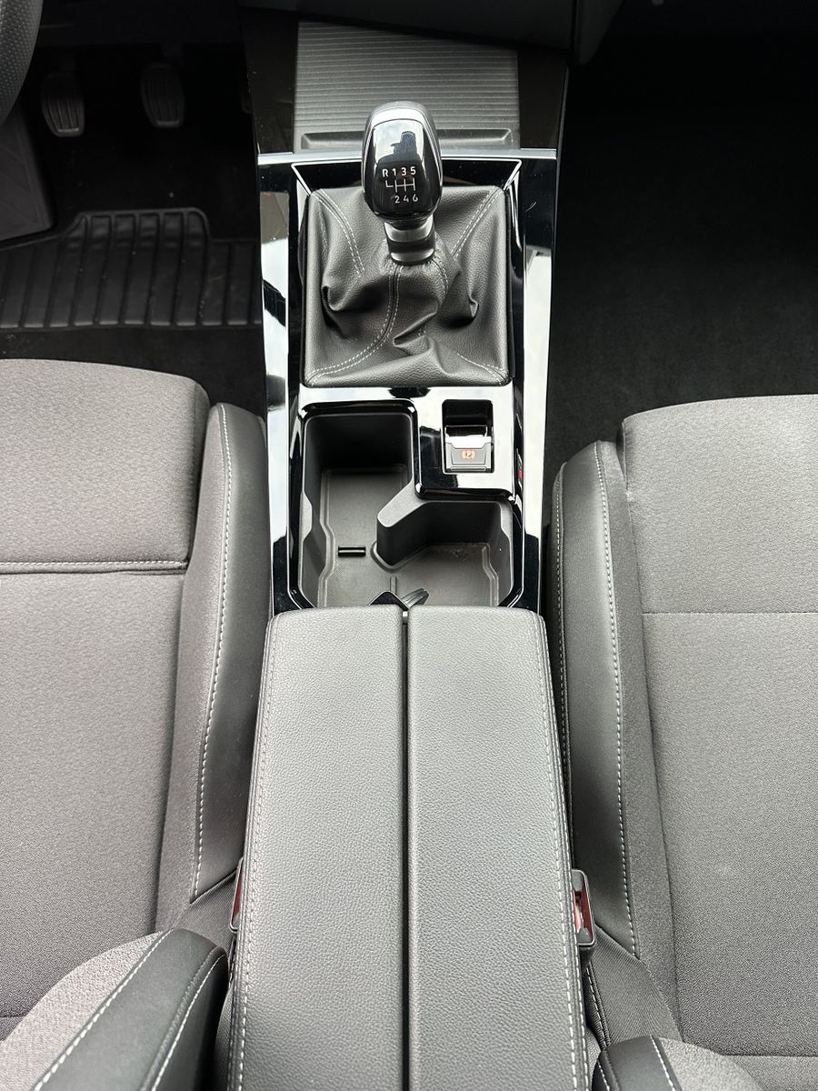 Fahrzeugabbildung Opel Astra SpT 1.2 Turbo GS NAV+LED+360°+VCOCKPIT+1HD