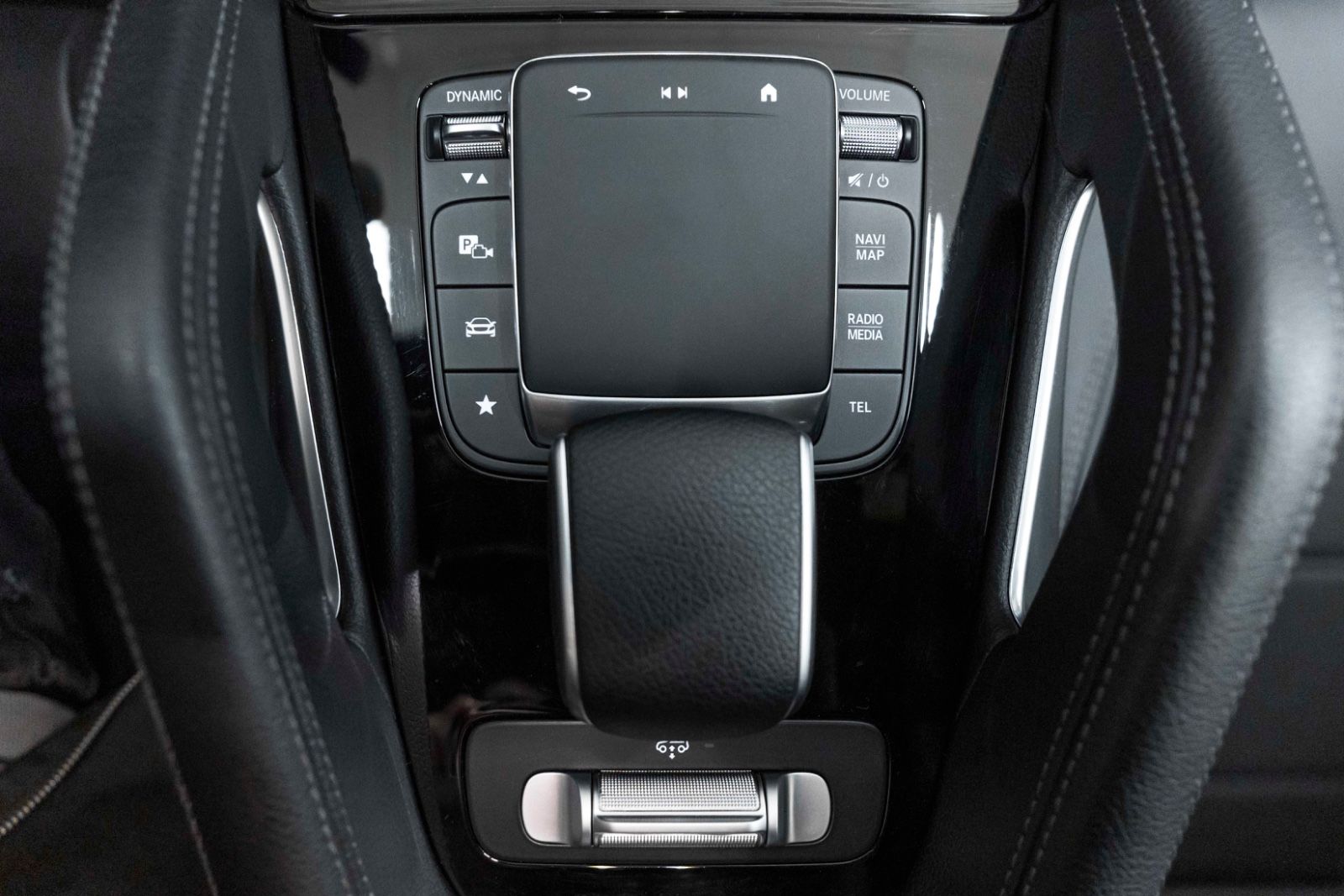 Fahrzeugabbildung Mercedes-Benz GLE 350de 4Matic AMG 3D KAM BURMESTER ACC LUFT