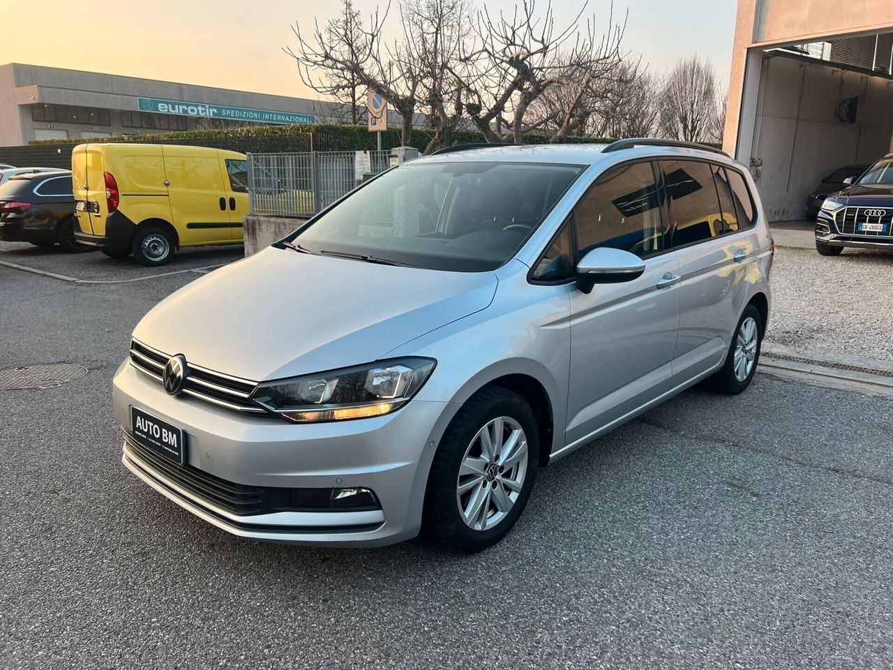 Volkswagen Touran 2.0 TDI 150 CV DSG BlueMotion  imagem 3