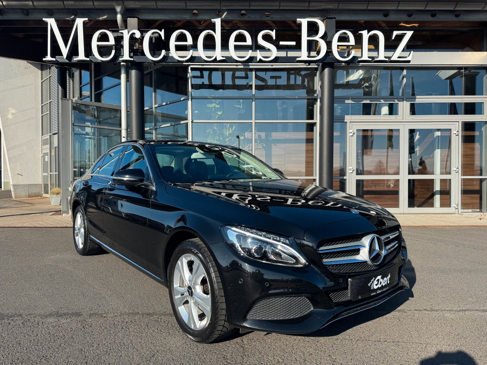 Fahrzeugabbildung Mercedes-Benz C 200 4M Avantgarde+Pano+AHK+Ambiente+LED