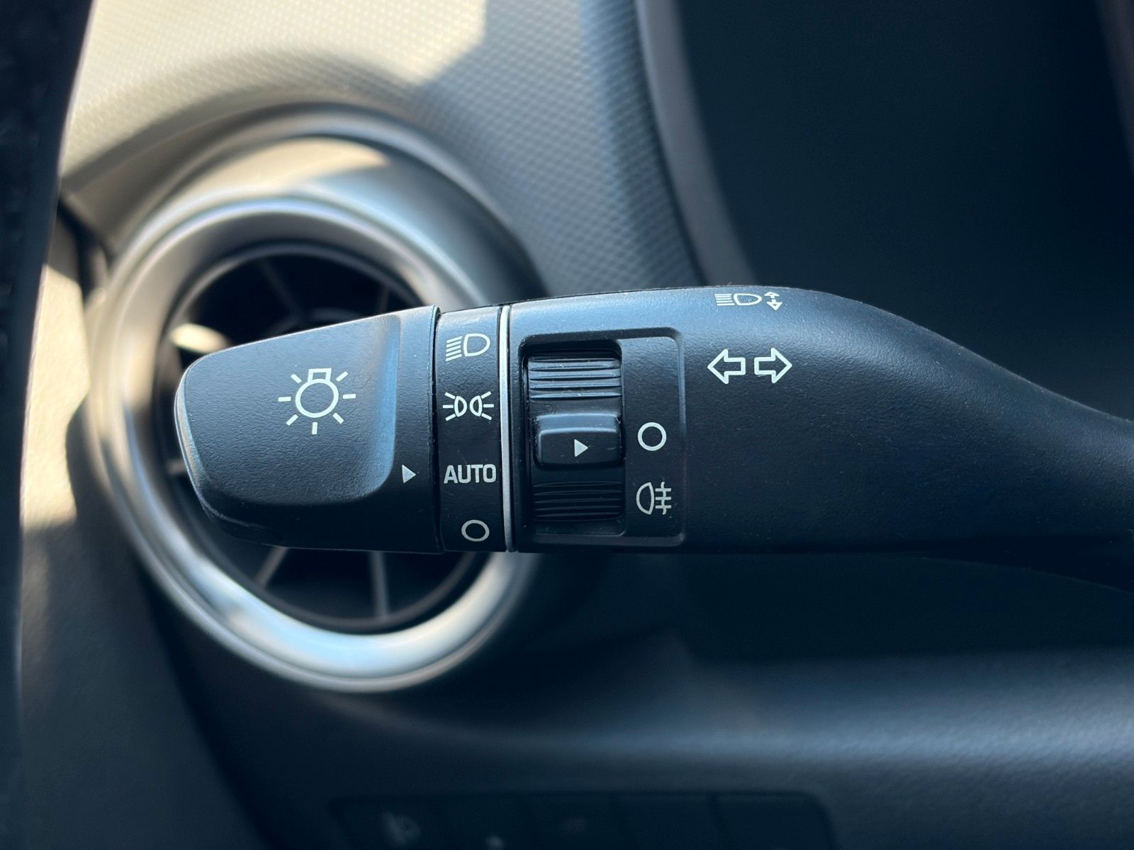 Fahrzeugabbildung Hyundai KONA E Edition 30+ Wärmepumpe ACC Krell CarPlay