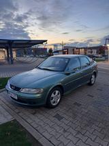 Opel Vectra B Schrägheck Automatik, CD - Opel Vectra CD mit Benzin-Antrieb