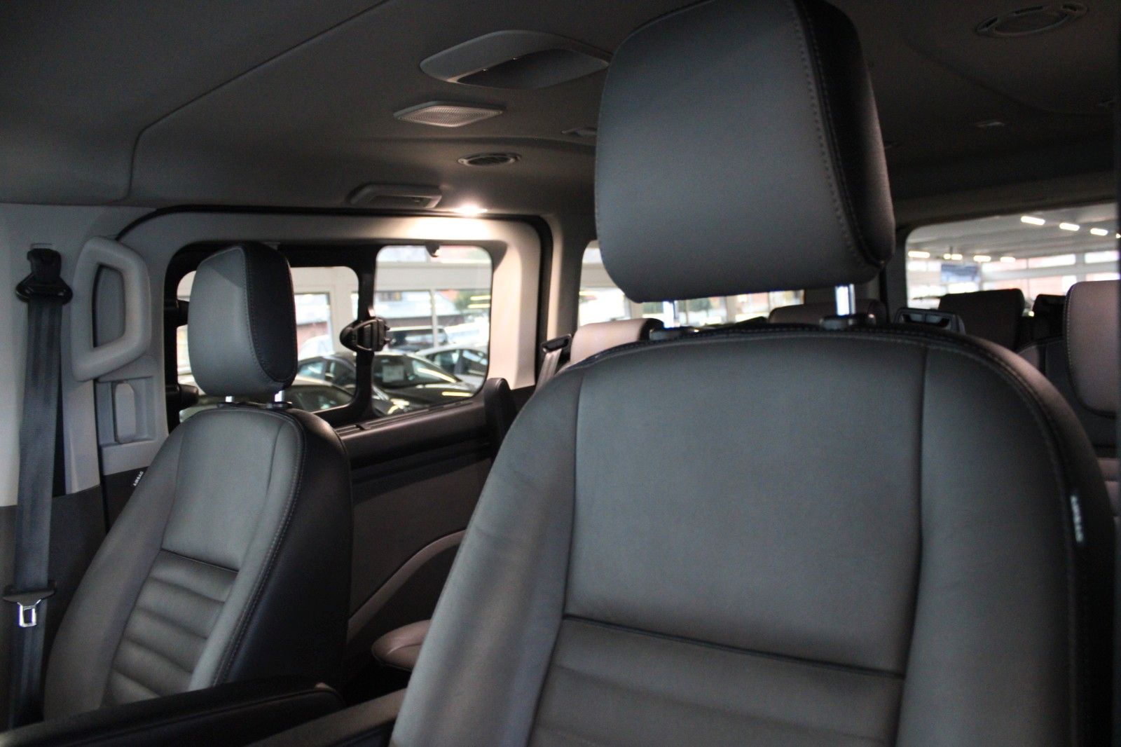 Fahrzeugabbildung Ford Tourneo Custom L2 Titanium X 8Si AHK STDHZ Leder