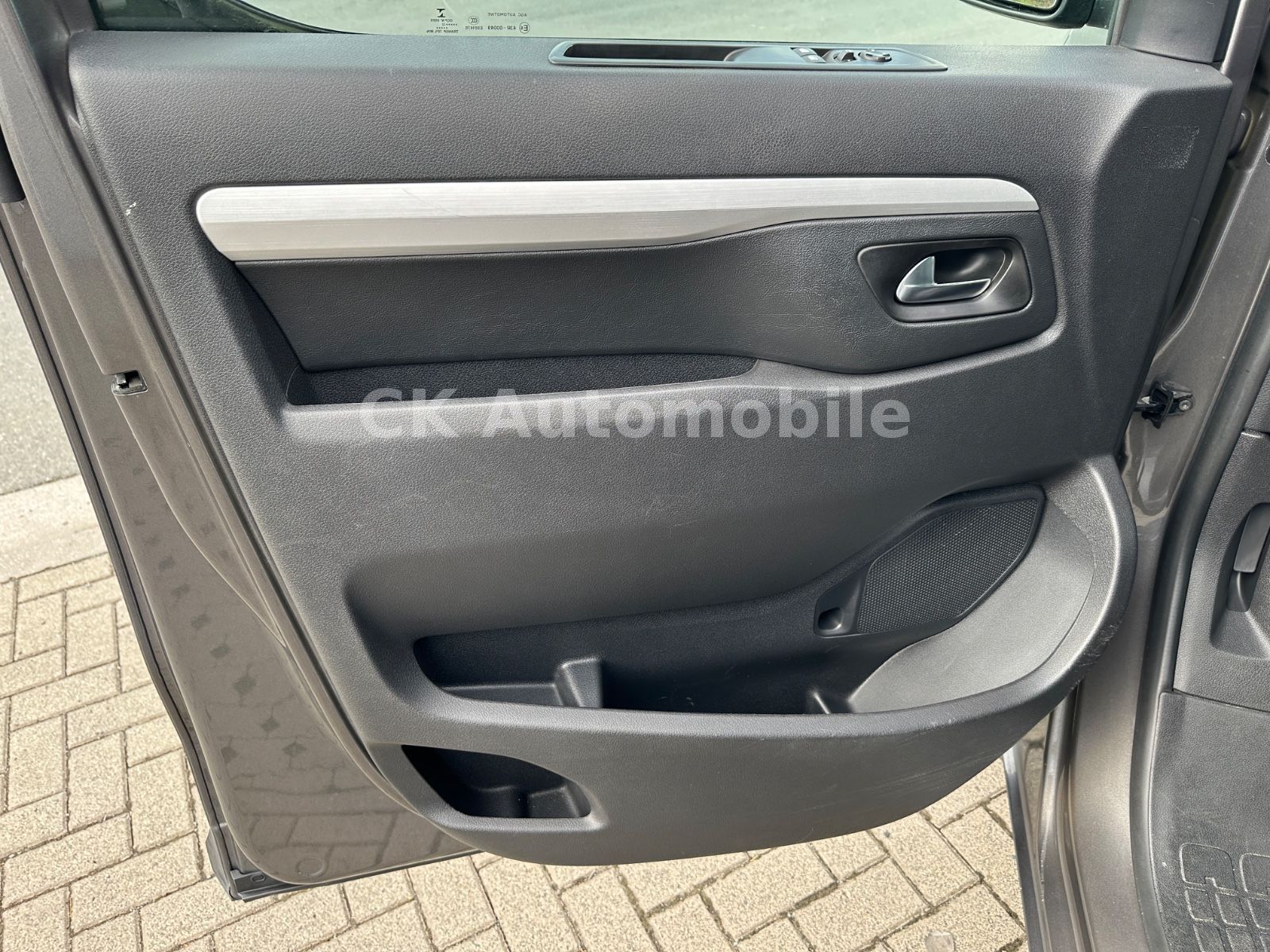 Fahrzeugabbildung Opel Zafira Life Elegance L/7 Sitze/Navi/Pano/LED/AHK
