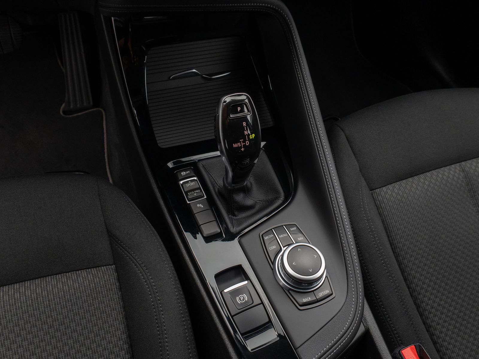 Fahrzeugabbildung BMW X2 sD18i Kamera DAB Geschwindig LED Navi ParkAss