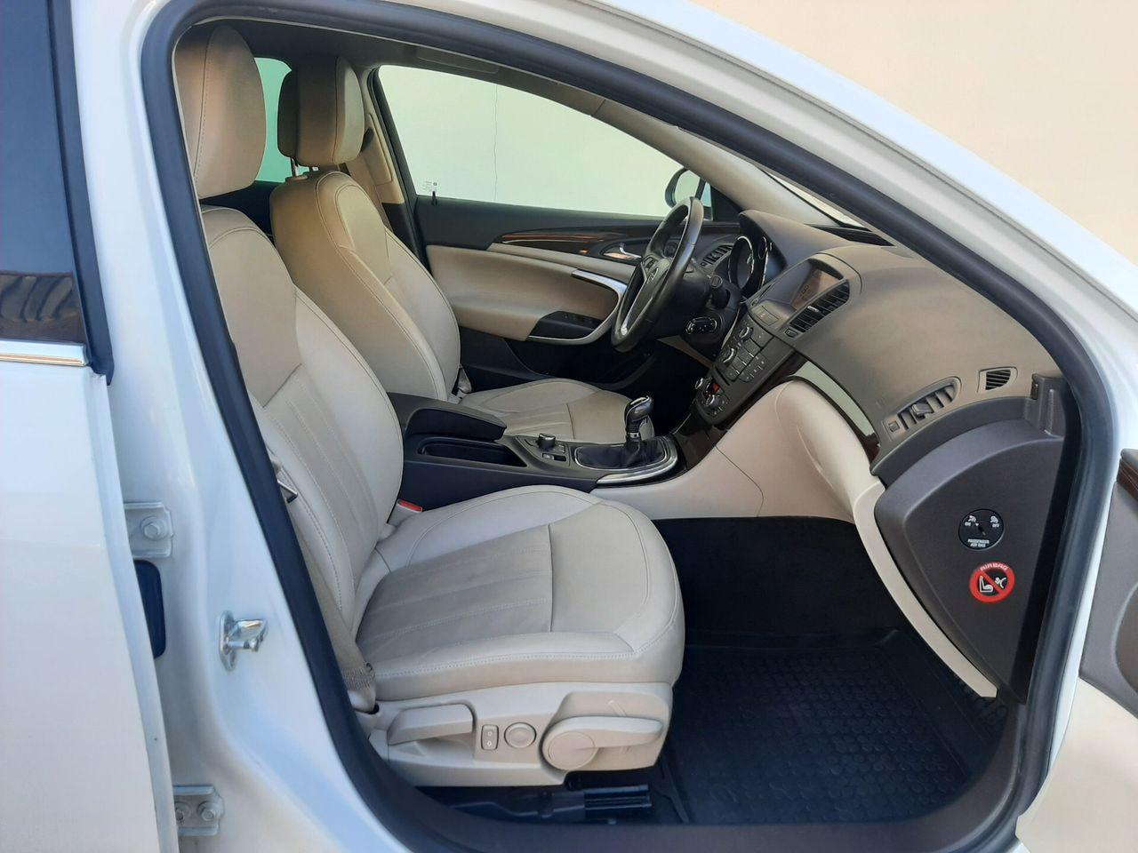 Opel Insignia 2010 — photo 11