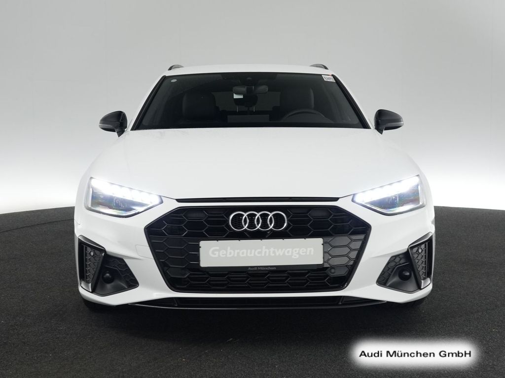 AUDI A4 2024