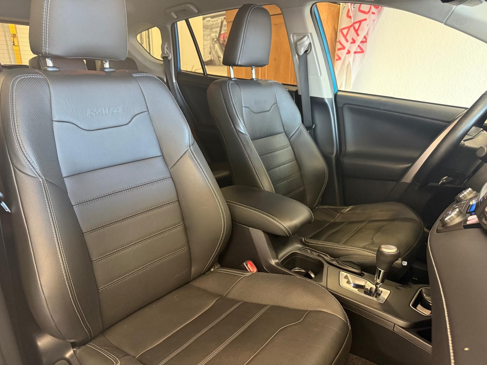 Fahrzeugabbildung Toyota RAV 4 RAV4 Hybrid Edition/ 1.HAND/AHK/KAMERA/LED