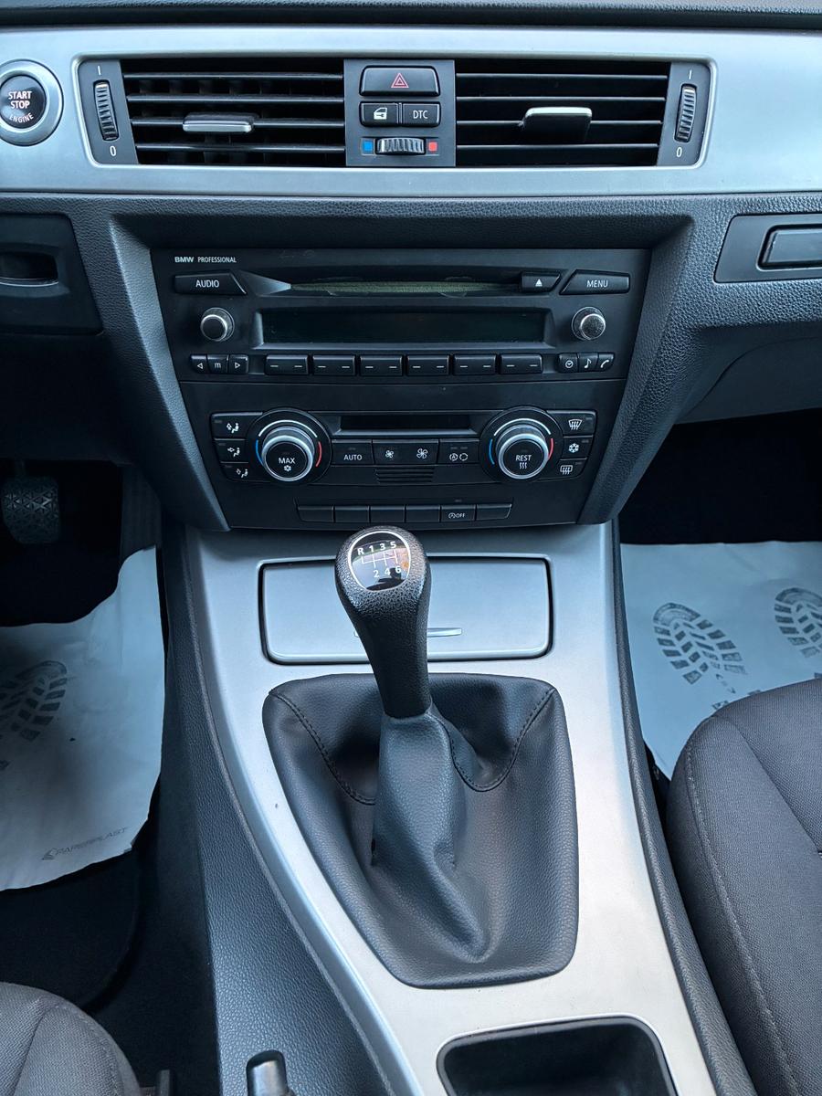 BMW 318 2008 — photo 10