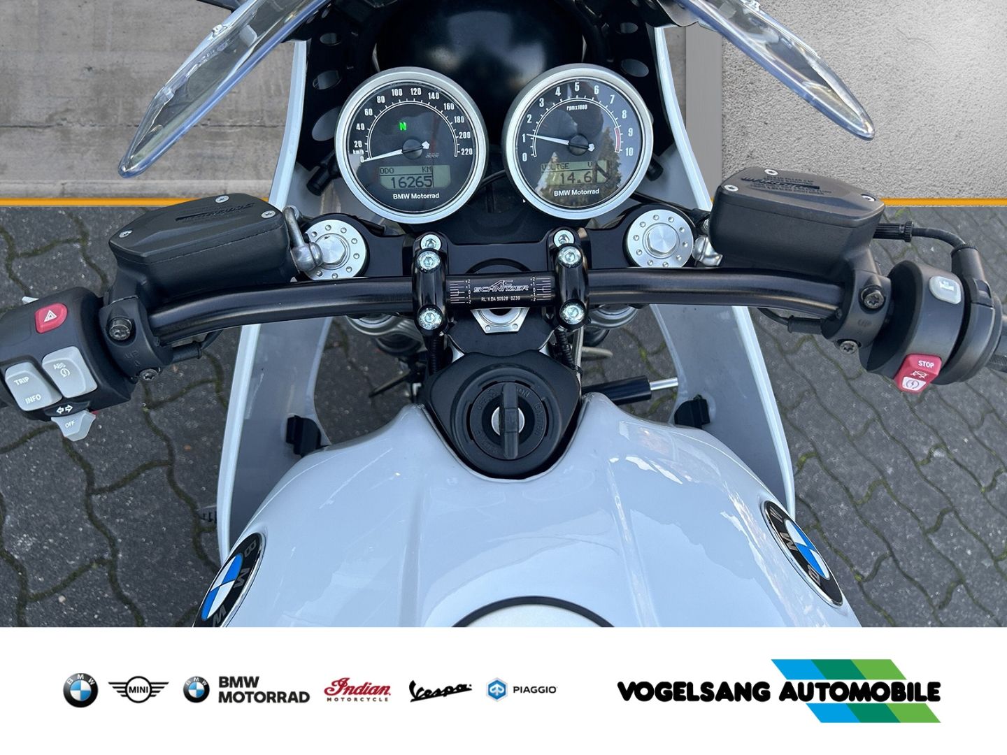 Fahrzeugabbildung BMW R nineT Racer, AC-Schnitzer-Lenkerbrücke, ...