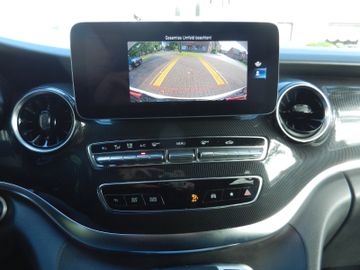 Mercedes V 220 - 8