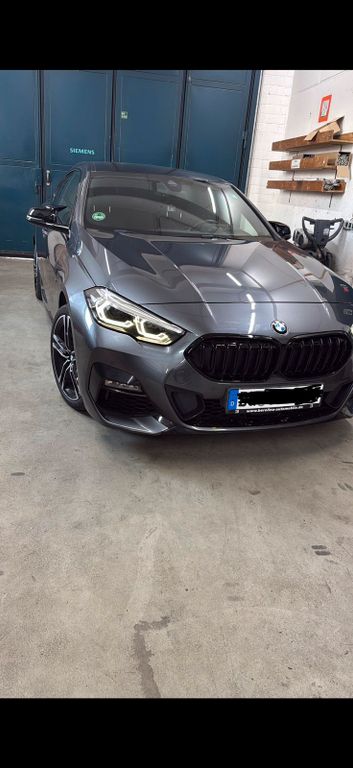 Image of BMW 218