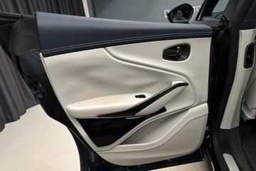 صورة مصغرة 35 لـ 2024 Aston Martin DBX