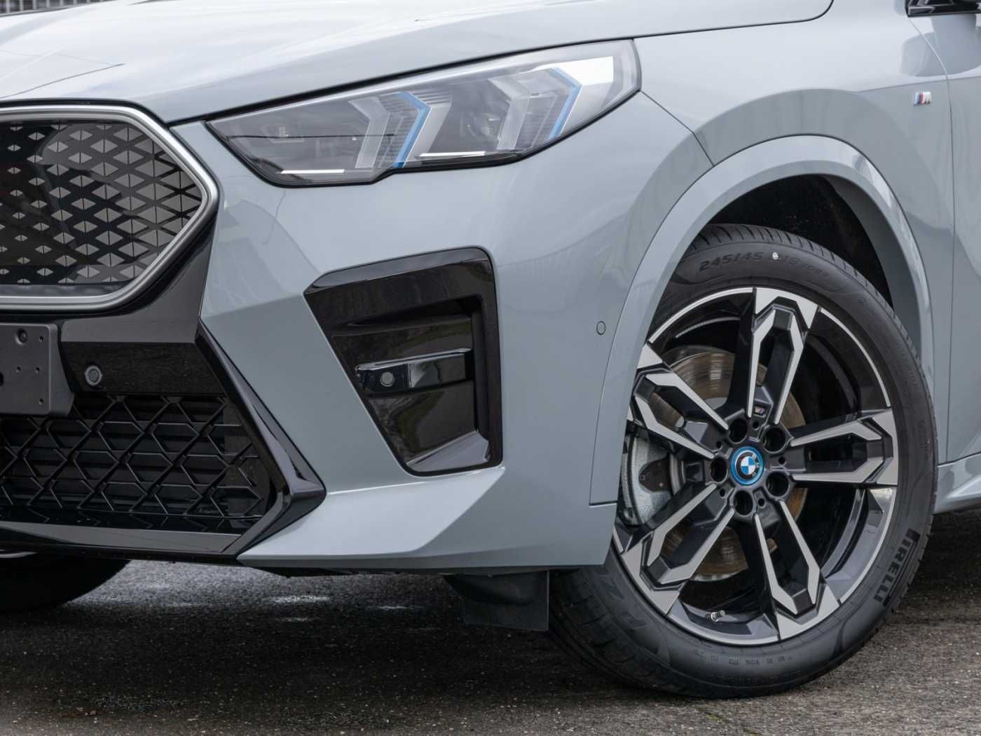 BMW iX2 xDrive30e M Sport Innovation H&K foto 3
