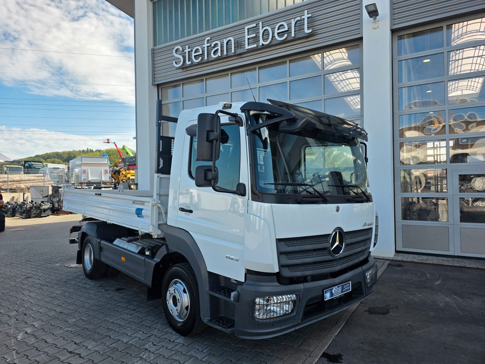 Fahrzeugabbildung Mercedes-Benz Atego 823 K 4x2 Meiller 2x AHK Klima 3 Sitze