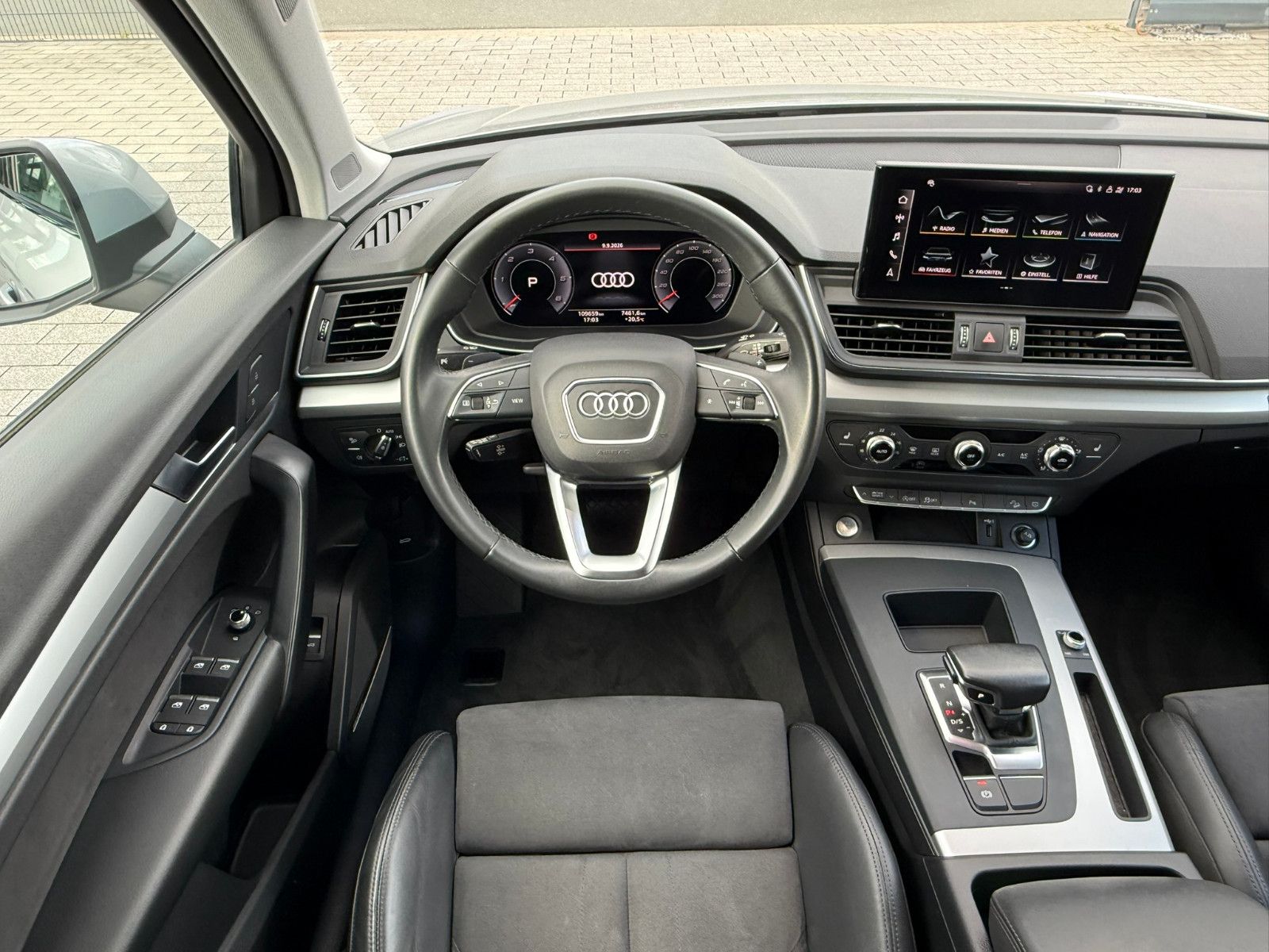 Fahrzeugabbildung Audi Q5 Sportback 40 TDI quattro advanced