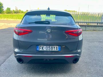 Alfa-Romeo Stelvio - 6