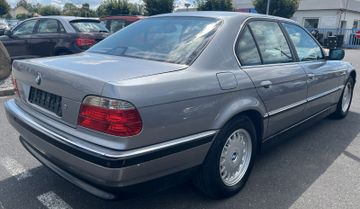 BMW 728 - 5
