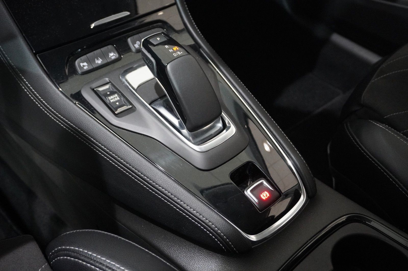 Fahrzeugabbildung Opel Grandland (X) ULTIMATE 4HYBRID NAVI/LED/SPORT/SH
