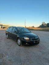 Toyota Avensis T25// 2. Hand // Frischer Tüv - Toyota Avensis T25 mit Benzin-Antrieb