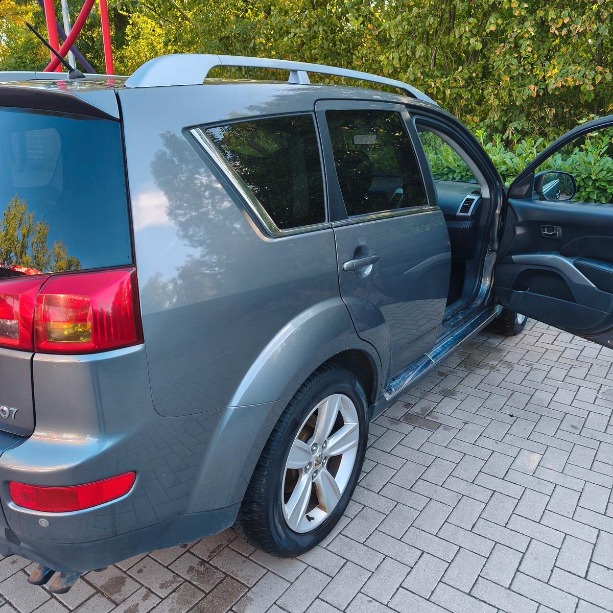 Peugeot 4007 2008 — photo 10