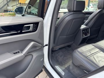 Porsche Cayenne - 11