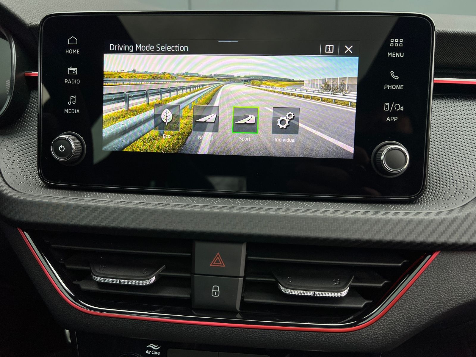 Fahrzeugabbildung SKODA Kamiq Monte Carlo 1.5 TSI DSG *Garantie, LED, AH